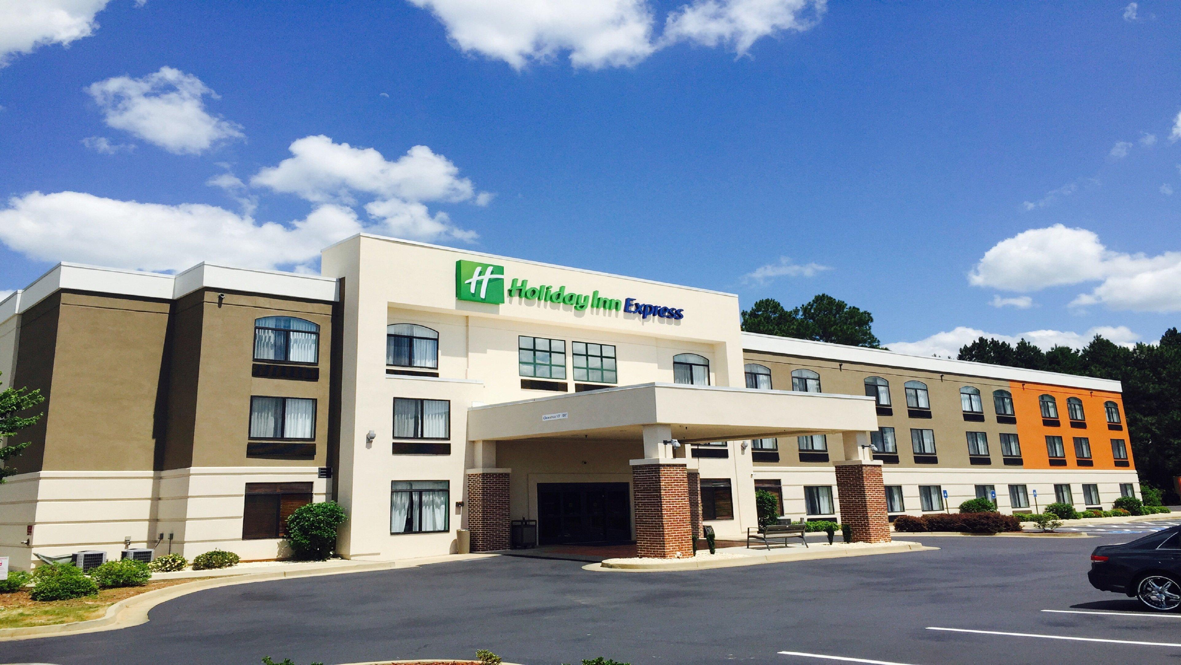Holiday Inn Express Madison Exterior photo