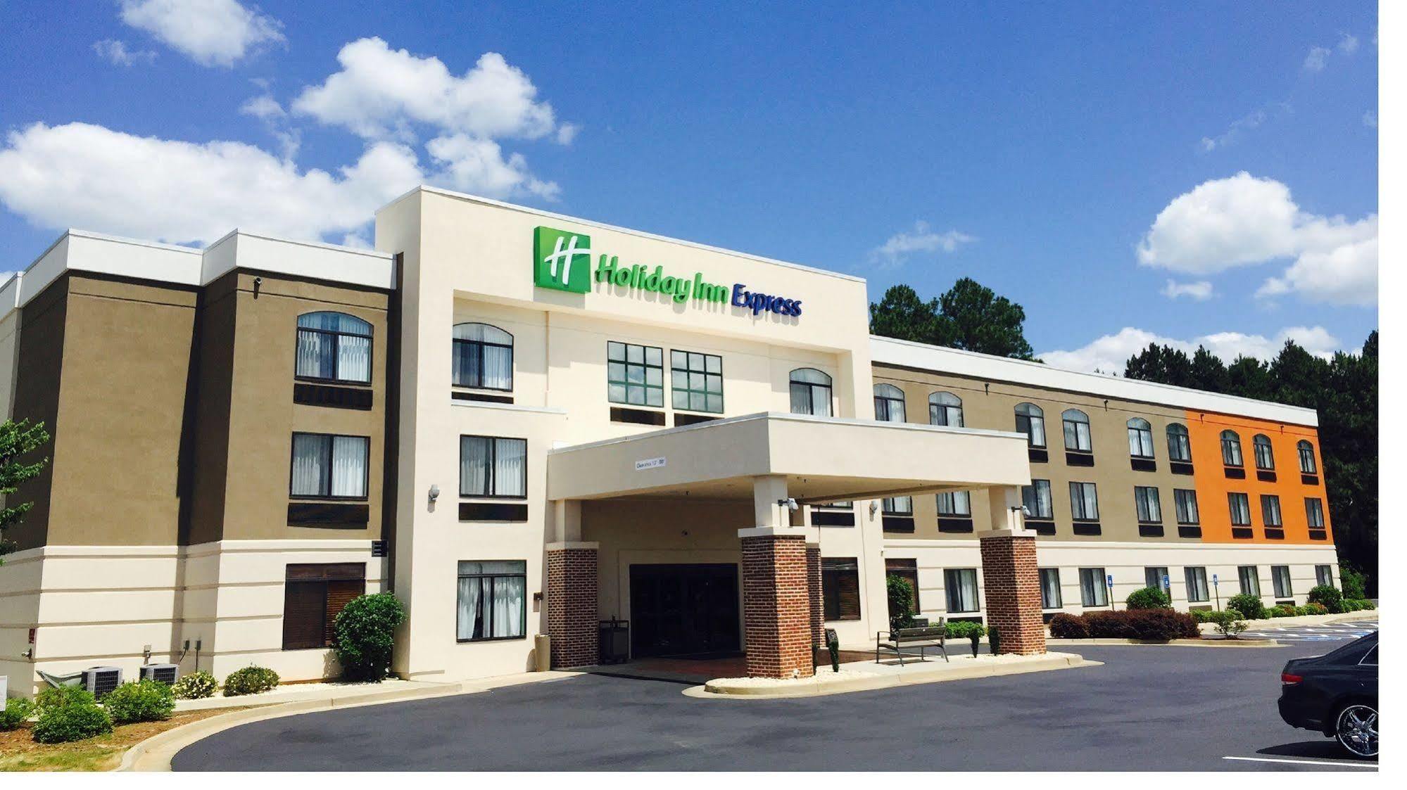 Holiday Inn Express Madison Exterior photo